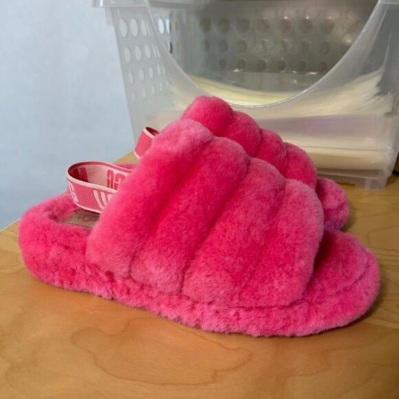 UGG Fluff Yeah Slide Sheepskin Slipper Sandals Hot Pink Platform Women's 9 - Picture 1 of 9